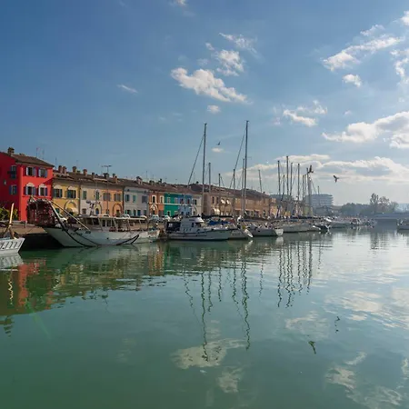 公寓 Levante Nel Colorato Porto Di Mare By Yohome 佩萨罗