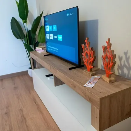 Levante Nel Colorato Porto Di Mare By Yohome * 佩萨罗