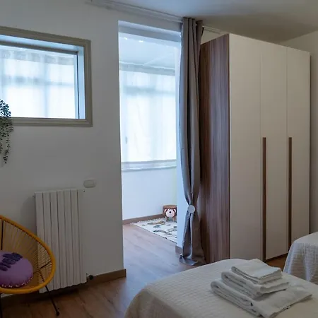 Levante Nel Colorato Porto Di Mare By Yohome