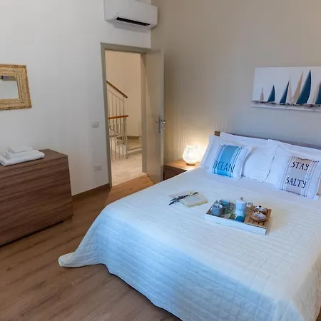 Appartamento Levante Nel Colorato Porto Di Mare By Yohome *