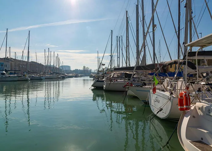 Levante Nel Colorato Porto Di Mare By Yohome Apartment *