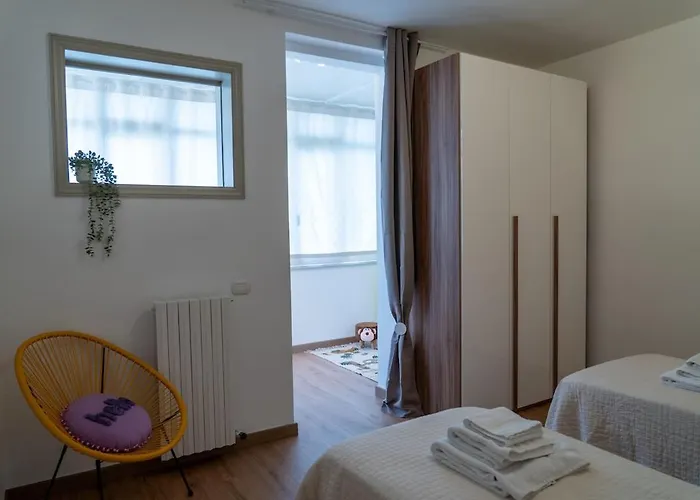 Levante Nel Colorato Porto Di Mare By Yohome