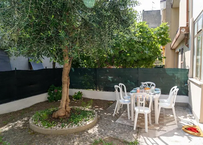 Levante Nel Colorato Porto Di Mare By Yohome